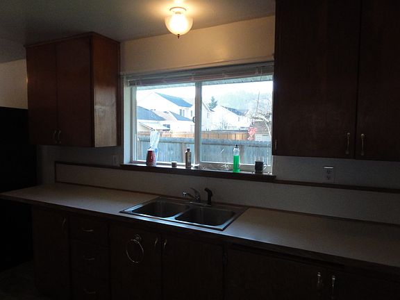 3rd image of 537 Chicago Ave
