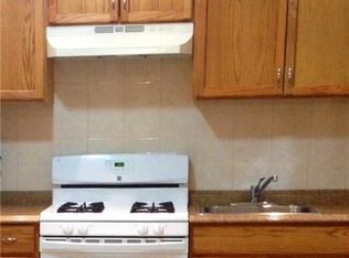 7116 70th St, Glendale, NY 11385