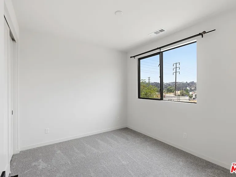 1605 N Arla Way — Photo 18