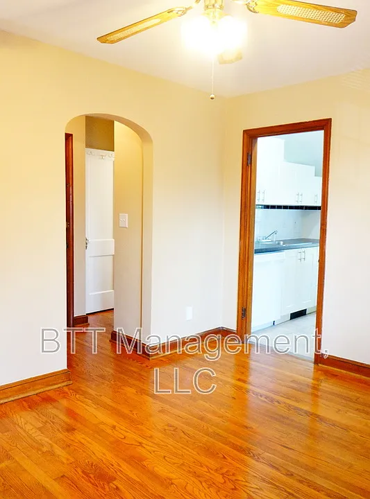 806 Houston Ave #2