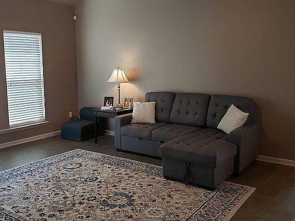 4th image of 38570 Sparrow Ct