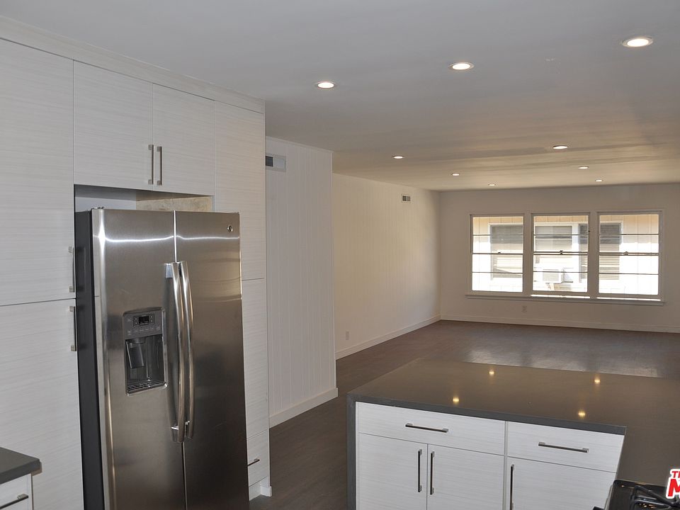 1st image of 348 S Elm Dr APT 1