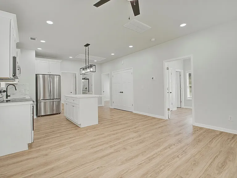 4705 Boundary St — Photo 11
