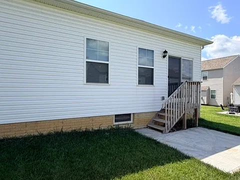 3 bed, 1635 sqft, $2,400 — Photo 2