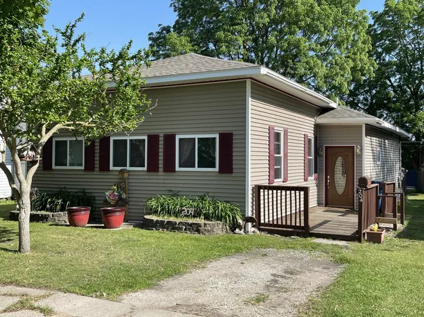 204 4th St, Ludington, MI 49431