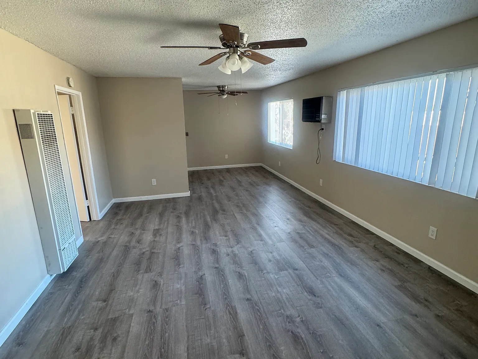 2 bed, 800 sqft, $2,400 — Photo 4