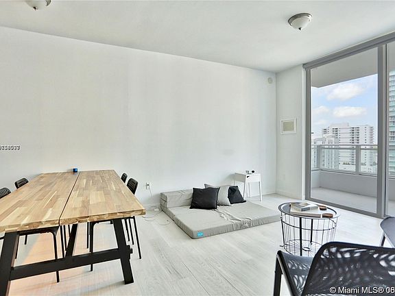 4th image of 1080 Brickell Ave Unit 1407