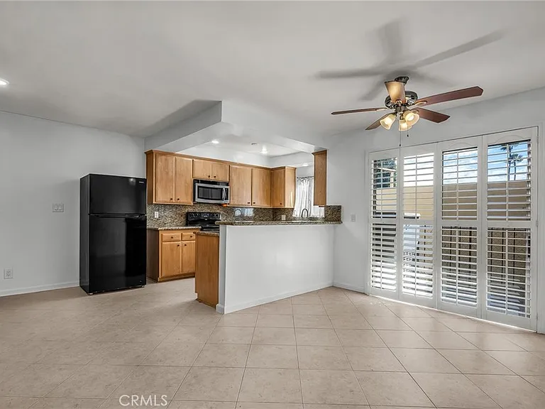 810 Edgewood St #105 — Photo 2