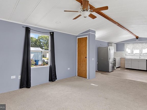 3rd image of 23 Maple Dr