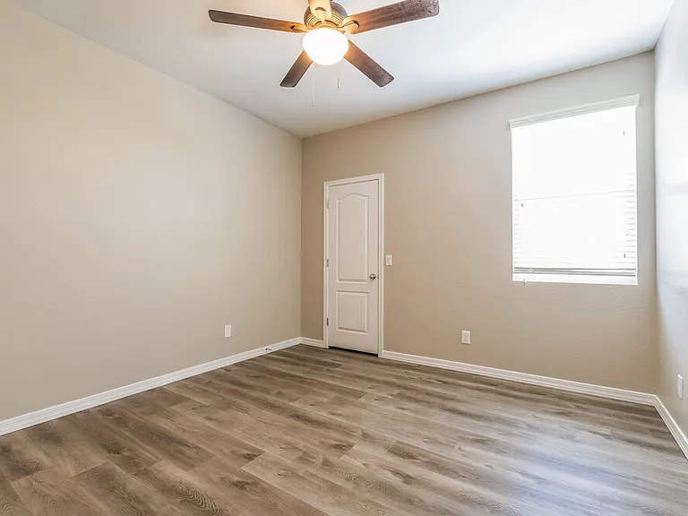 4138 E Pony Ln — Photo 4