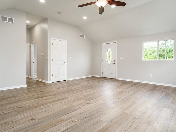 5th image of 13601 Aspland Dr