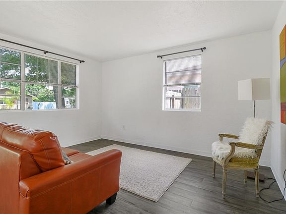 3rd image of 2428 Myrtle Ave