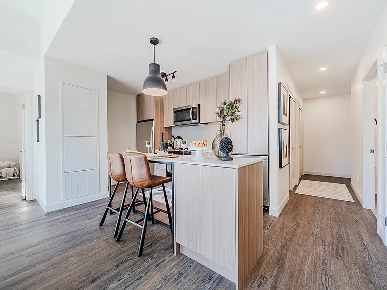 10135 108th St NW — Photo 40