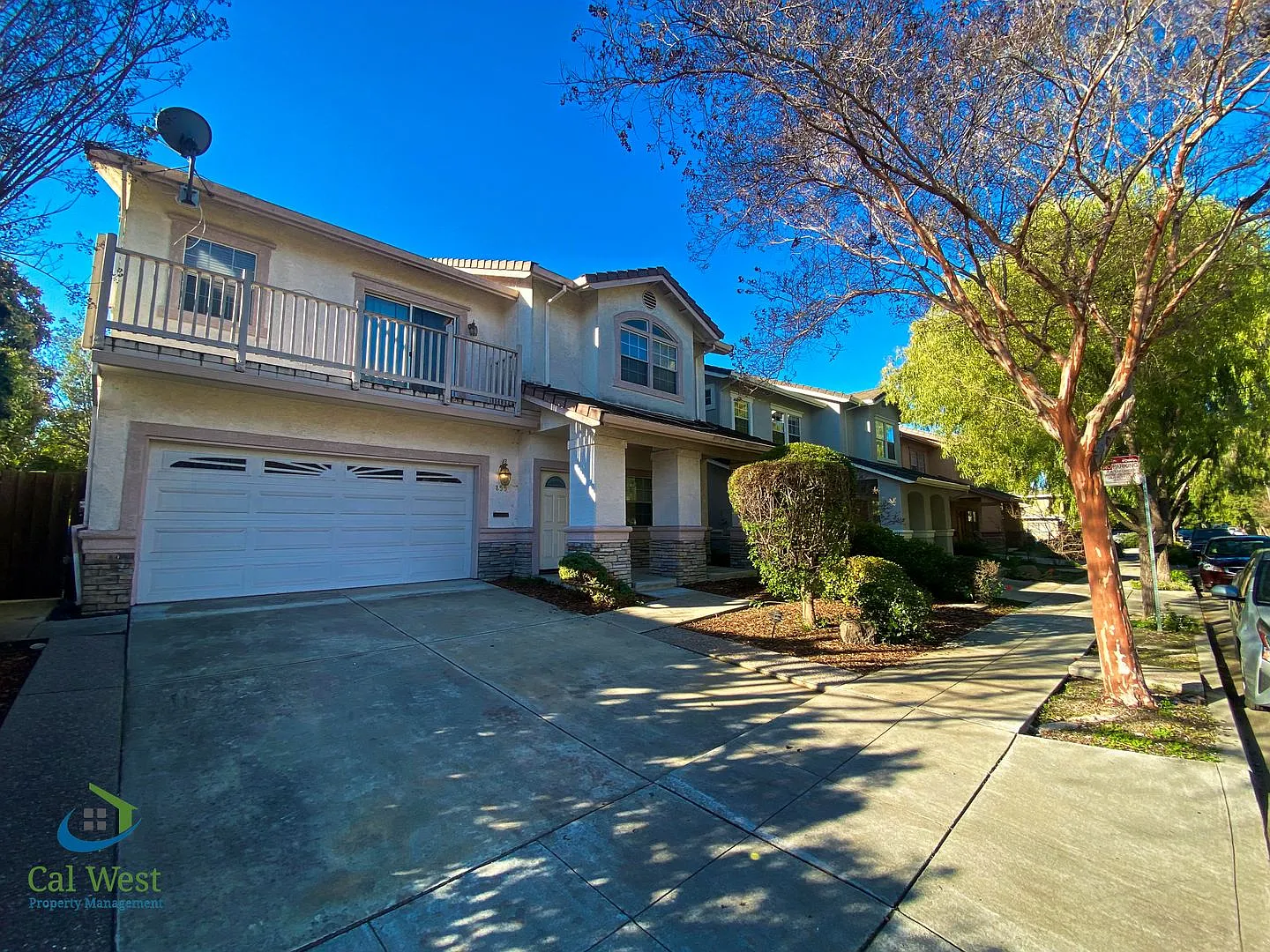 $8995 - Amazing 4 Bed/3 Bath Home in Mtn. View Jackson Park Neighborhood! Central Air conditioning! — Photo 2