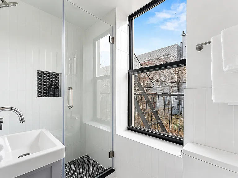 168 Sumpter St #2L — Photo 8