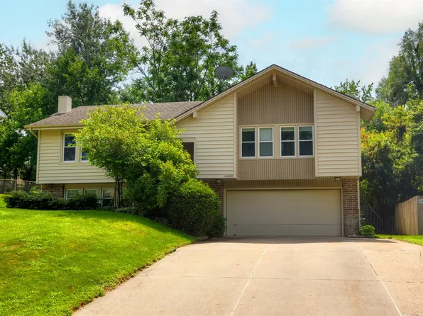 6620 Northwest Dr, Windsor Heights, IA 50324