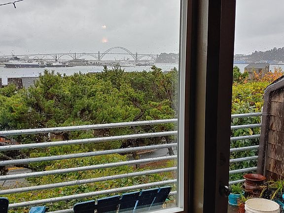 2nd image of 1000 SE Bay Blvd #J-2-427