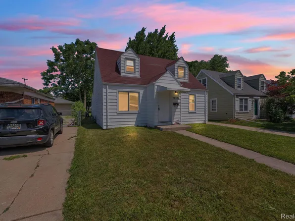 25926 Powers Ave, Dearborn Heights, MI 48125