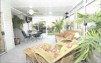 All-season sunroom