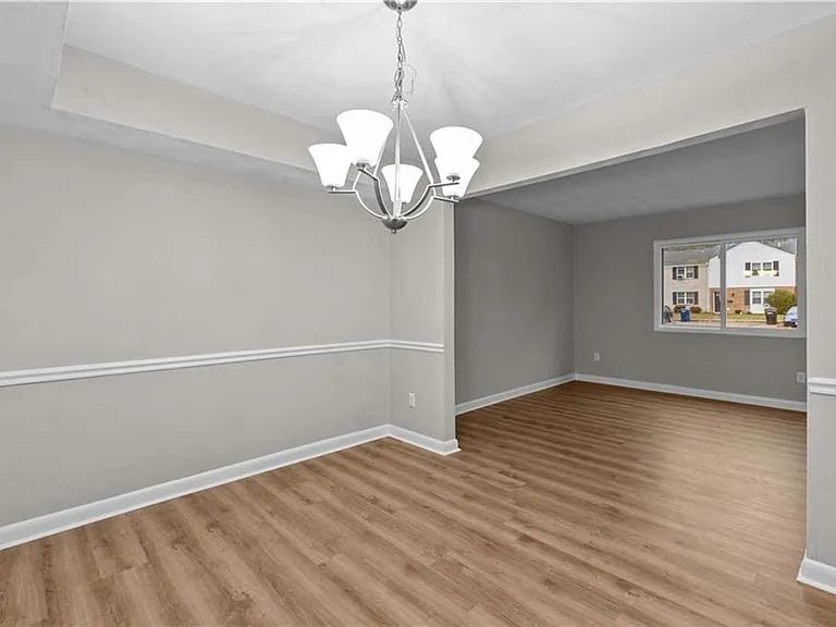 811 S Grosvenor Ct — Photo 18