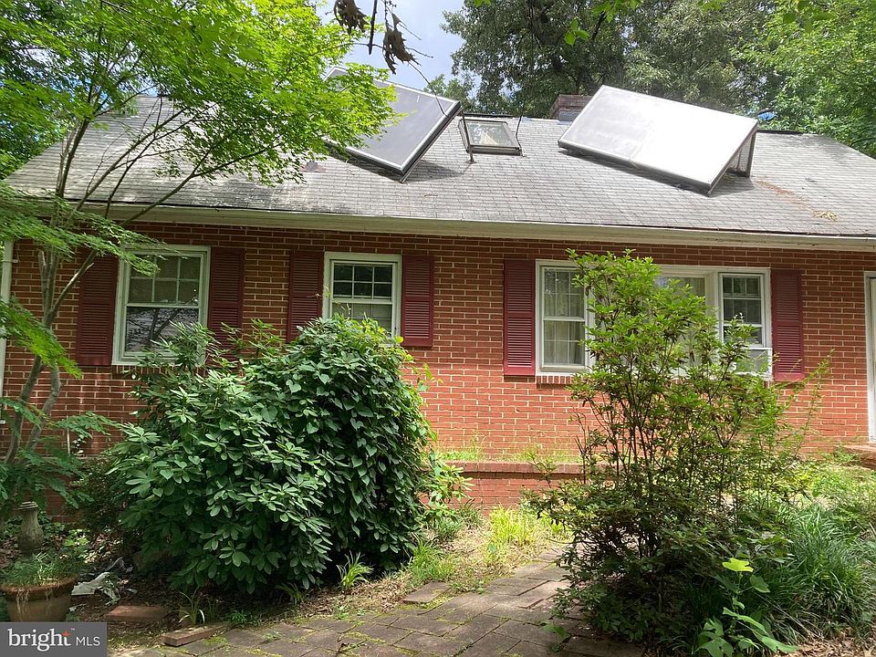 1st image of 1211 Westview Dr