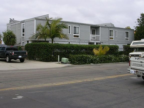 5th image of 5072 W Point Loma Blvd