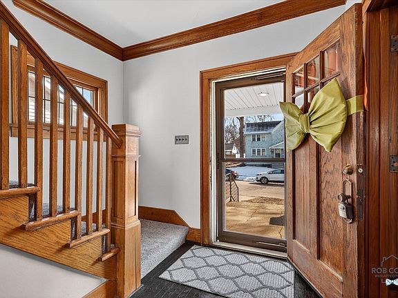 3rd image of 105 Dean St NE