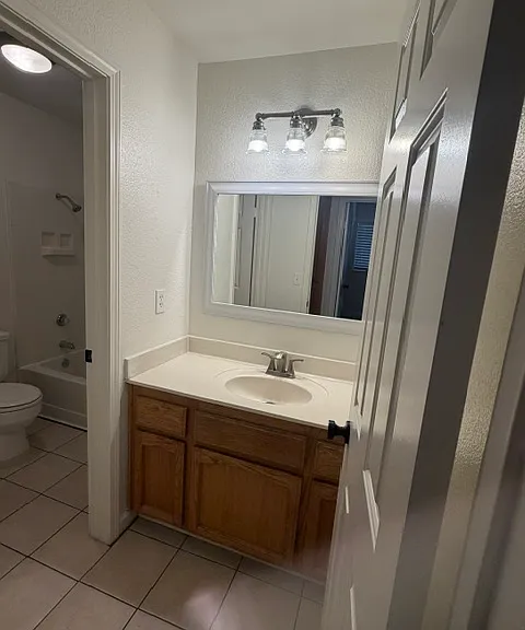 1017 Jayhawk Way — Photo 31