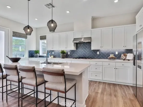 27225 Cranmore Way Unit 302, Valencia, CA 91381