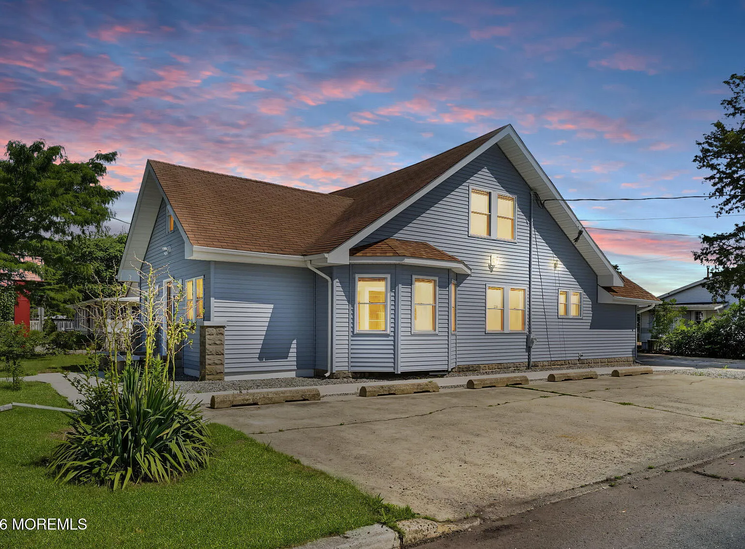 3 bed, $3,000 — Photo 4