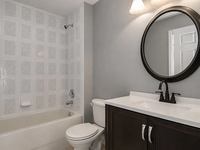 402 Bridgewater Ct — Photo 10