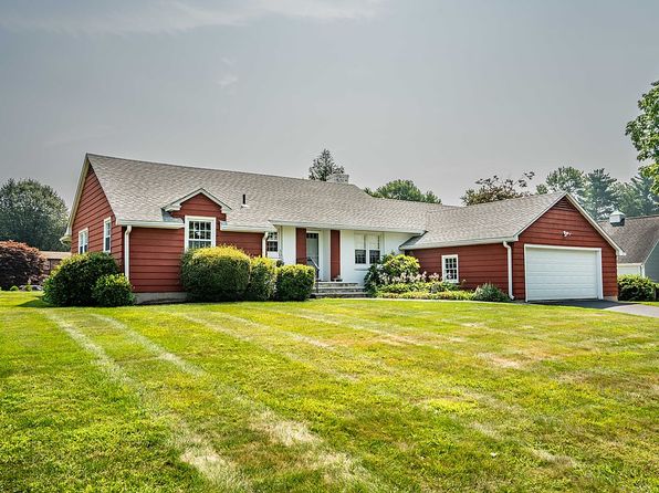 4 Waterside Ln