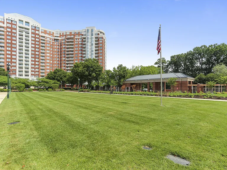 5809 Nicholson Ln #514 — Photo 60