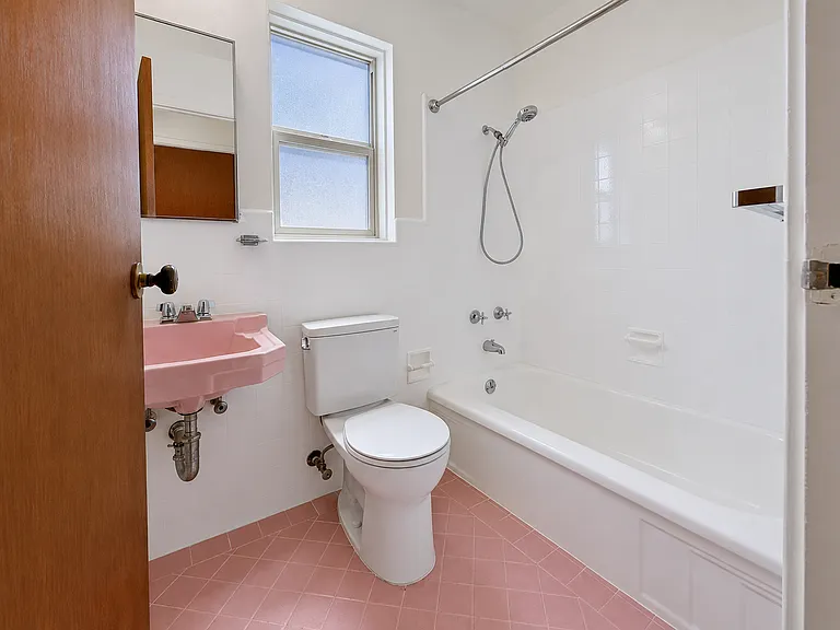1300-1310 12th Ave #3 — Photo 8