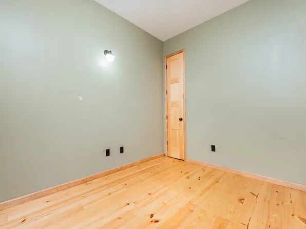 208 Starr Street image 3 of 17