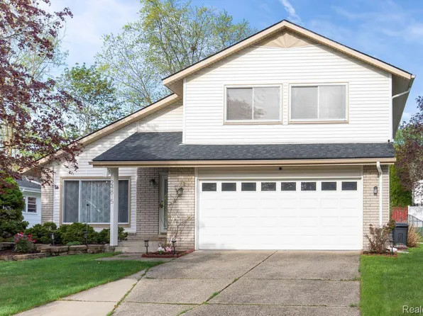 24815 Apple Crest Dr, Novi, MI 48375