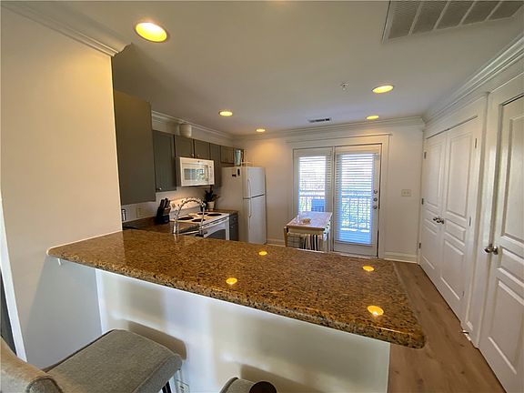 5th image of 1725 Harvey Mitchell Pkwy S APT 1725