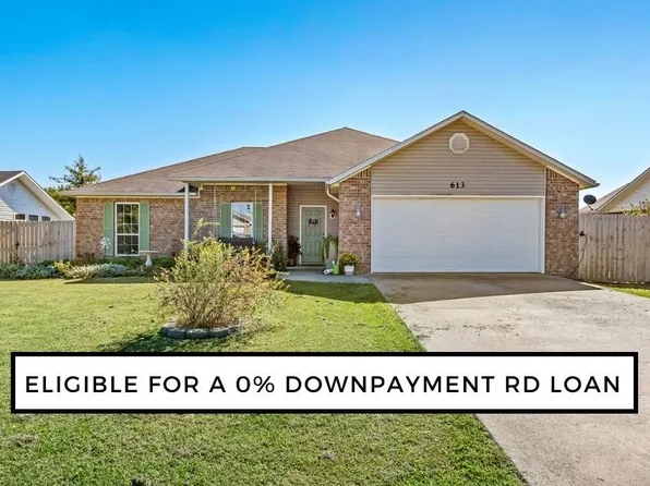 613 Birmingham St SW, Gravette, AR 72736