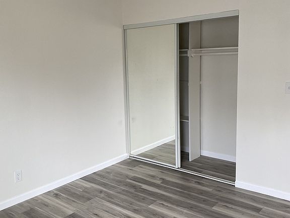 5th image of 10162 Park Cir W