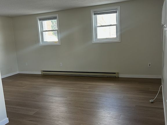5th image of 205 Mooers Ave SE APT 4