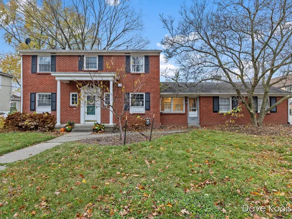 1729 Chamberlain Ave SE, Grand Rapids, MI 49506