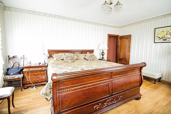 Sold by Remax Edge | media 25