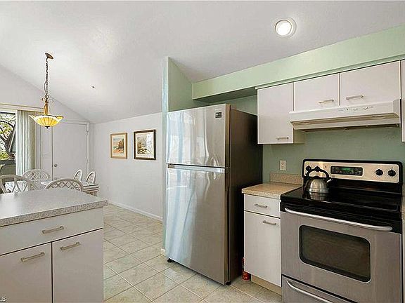 5th image of 4380 Harbor Bend Dr