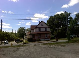 61 Pine St, Pontiac, MI 48342