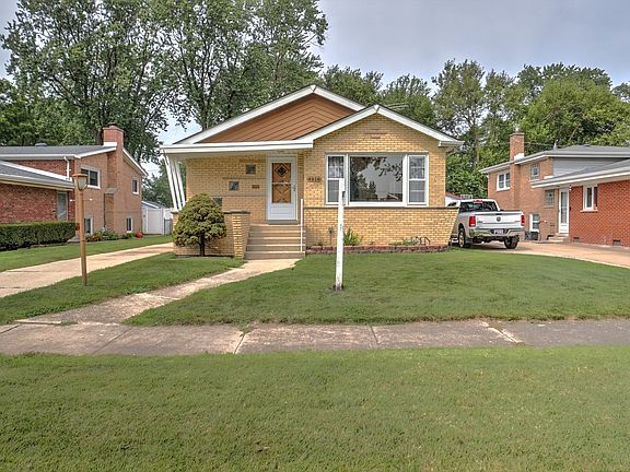 2nd image of 4616 W 98th Pl