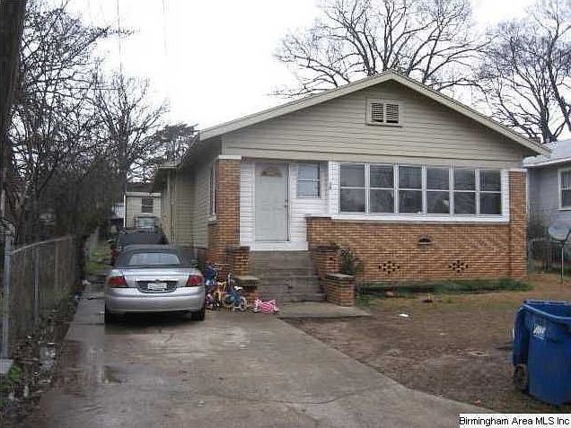 2nd image of 1072 Overton Ave