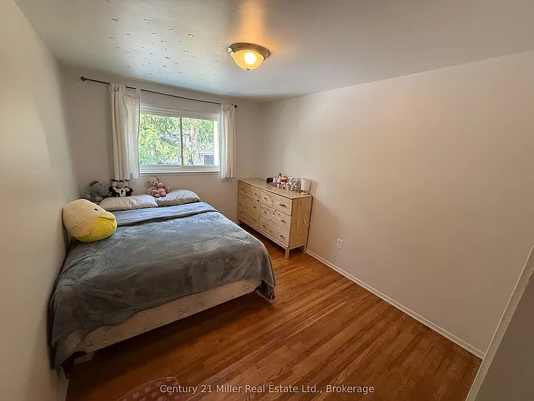 35 Melville Cres — Photo 8