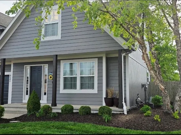 1000 Quartz St, Louisburg, KS 66053