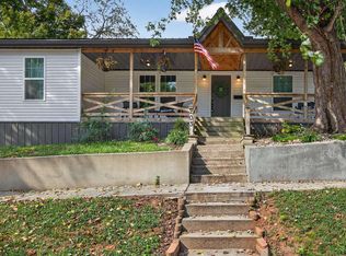 203 NE 1st St, Paoli, IN 47454