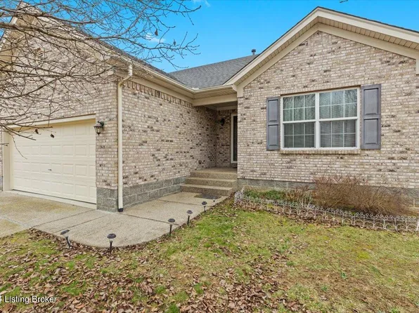 203 Red Crest Dr, Shepherdsville, KY 40165